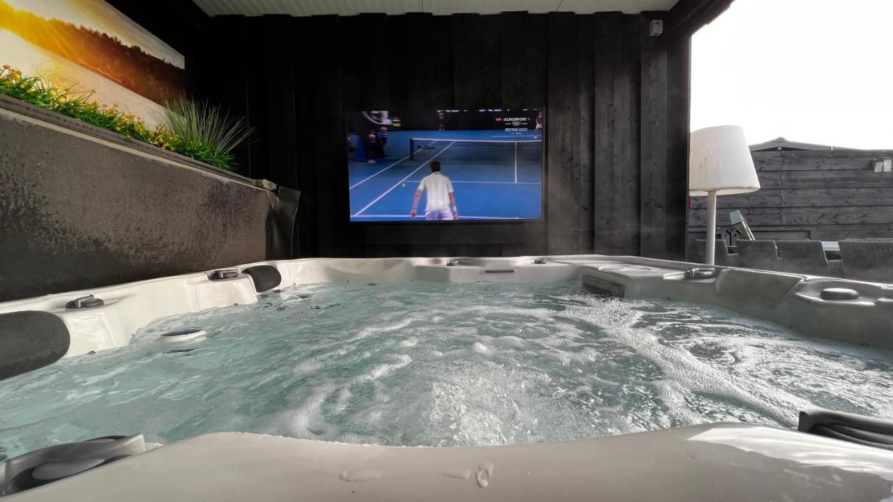Puur Eastermar - Monumentaal, Authentiek En Luxe Koetshuis Aan Open Vaarwater Met Jacuzzi En Sauna Oostermeer Εξωτερικό φωτογραφία