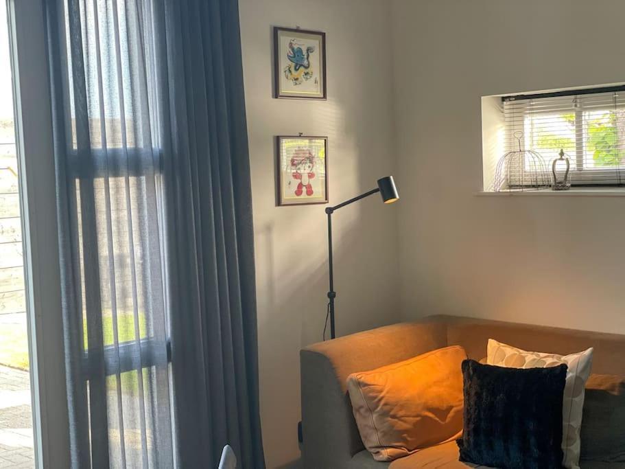 Puur Eastermar - Monumentaal, Authentiek En Luxe Koetshuis Aan Open Vaarwater Met Jacuzzi En Sauna Oostermeer Εξωτερικό φωτογραφία
