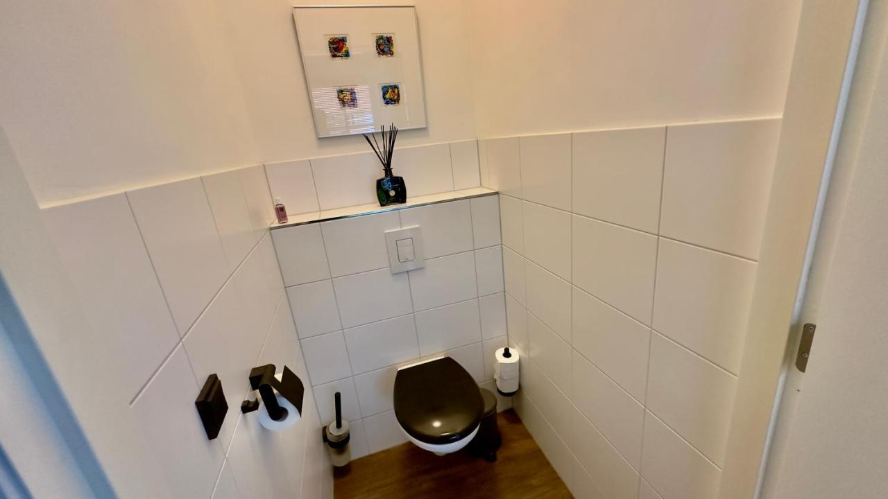 Puur Eastermar - Monumentaal, Authentiek En Luxe Koetshuis Aan Open Vaarwater Met Jacuzzi En Sauna Oostermeer Εξωτερικό φωτογραφία