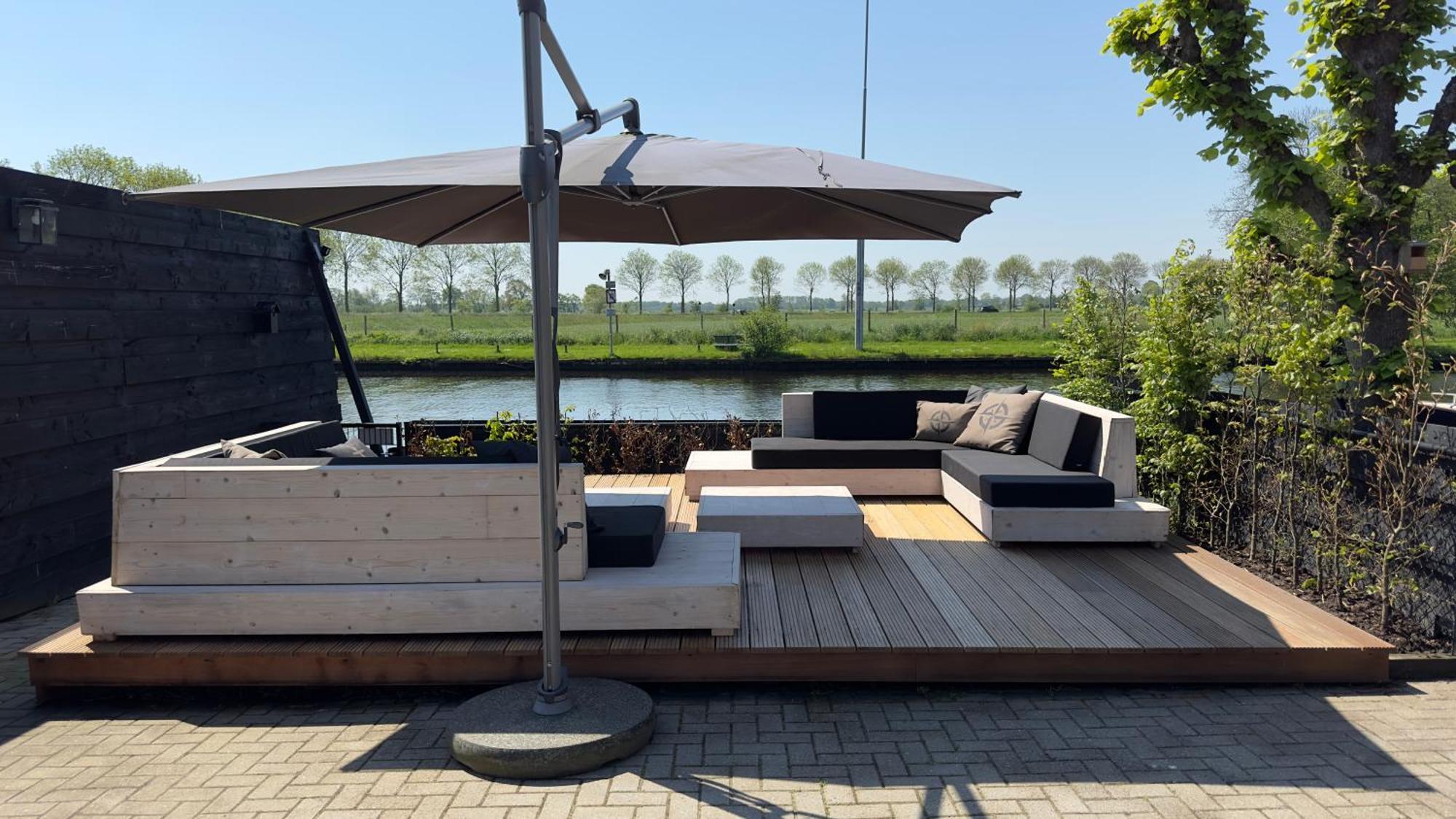 Puur Eastermar - Monumentaal, Authentiek En Luxe Koetshuis Aan Open Vaarwater Met Jacuzzi En Sauna Oostermeer Εξωτερικό φωτογραφία